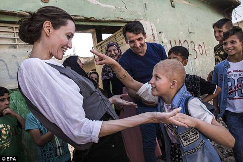 Angelina Jolie Work With Refugees and Displaced People